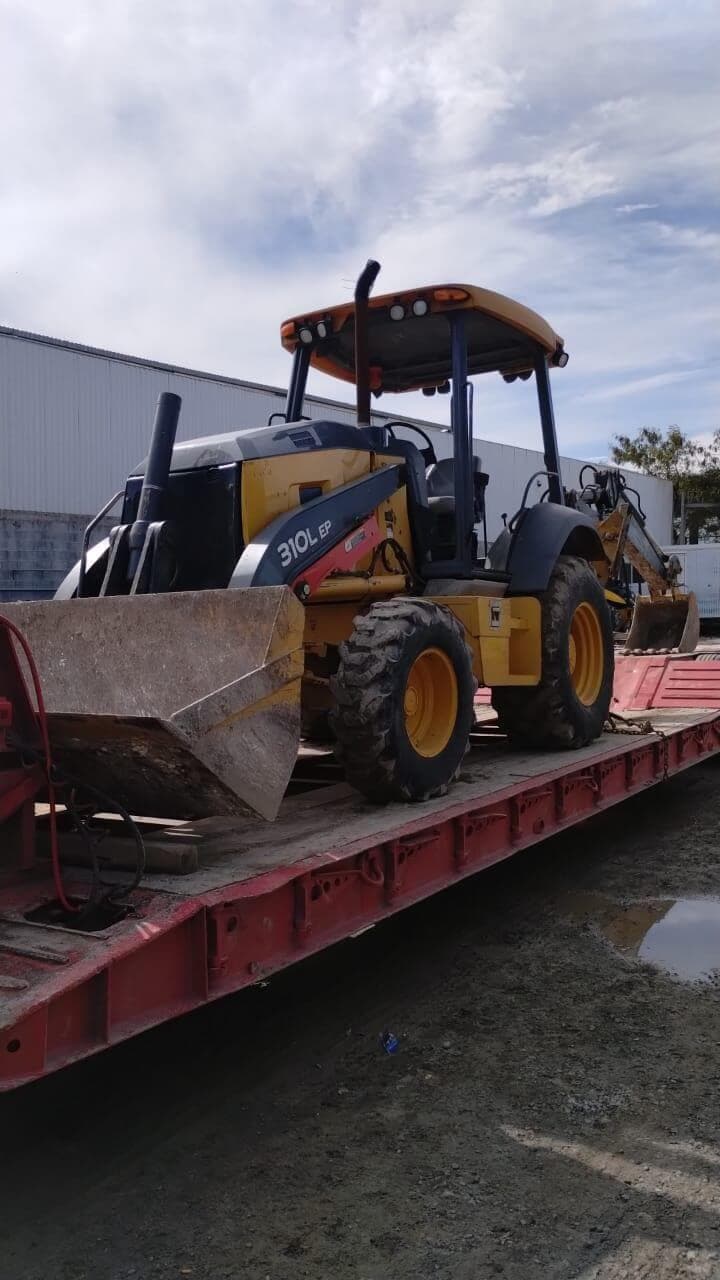 Servicio de lowboy en el Área Metropolitana de Monterrey